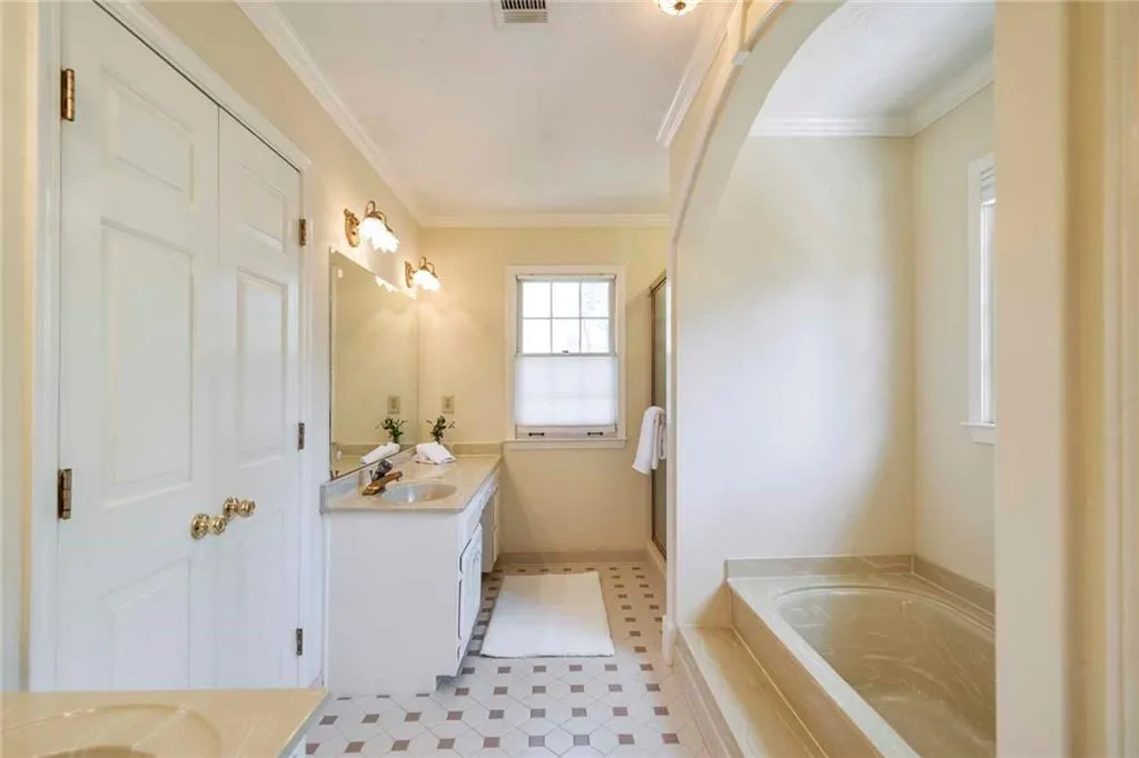 1515 Misty Oaks Drive, Sandy Springs, Georgia 30350, 5 Bedrooms Bedrooms, ,4 BathroomsBathrooms,Residential,Sold,1515 Misty Oaks Drive,6524845