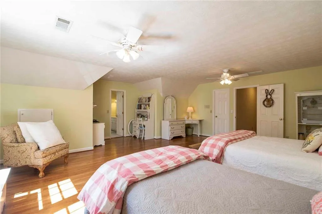 1515 Misty Oaks Drive, Sandy Springs, Georgia 30350, 5 Bedrooms Bedrooms, ,4 BathroomsBathrooms,Residential,Sold,1515 Misty Oaks Drive,6524845