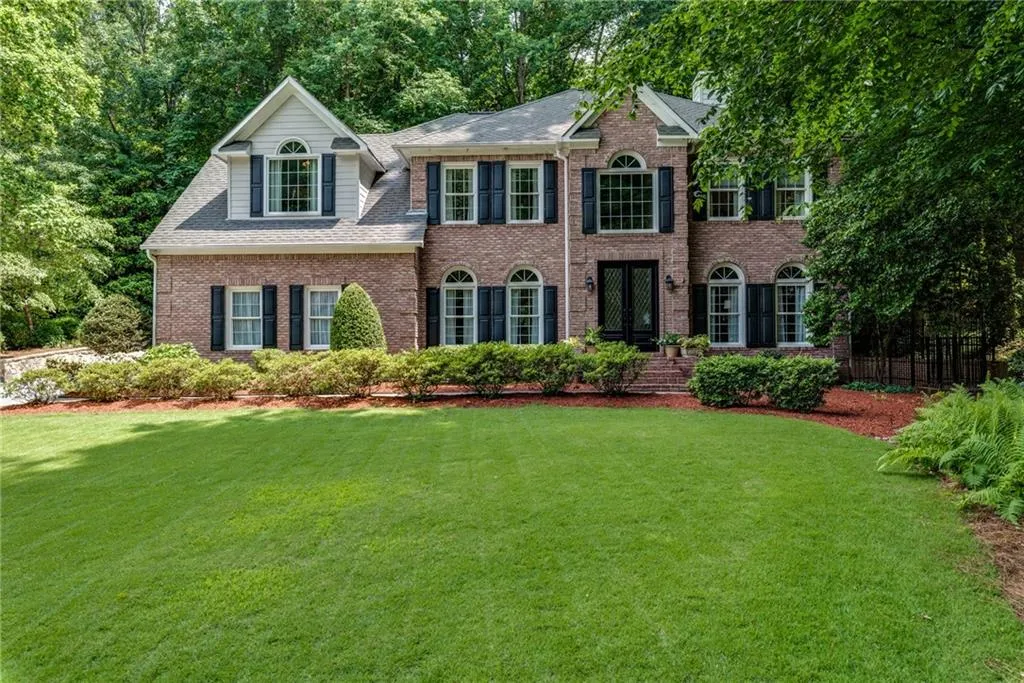 5035 Magnolia Bluff Drive, Sandy Springs, Georgia 30350, 4 Bedrooms Bedrooms, ,3 BathroomsBathrooms,Residential,Sold,5035 Magnolia Bluff Drive,6560105