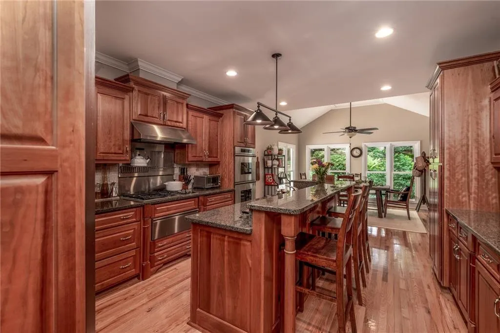 5035 Magnolia Bluff Drive, Sandy Springs, Georgia 30350, 4 Bedrooms Bedrooms, ,3 BathroomsBathrooms,Residential,Sold,5035 Magnolia Bluff Drive,6560105