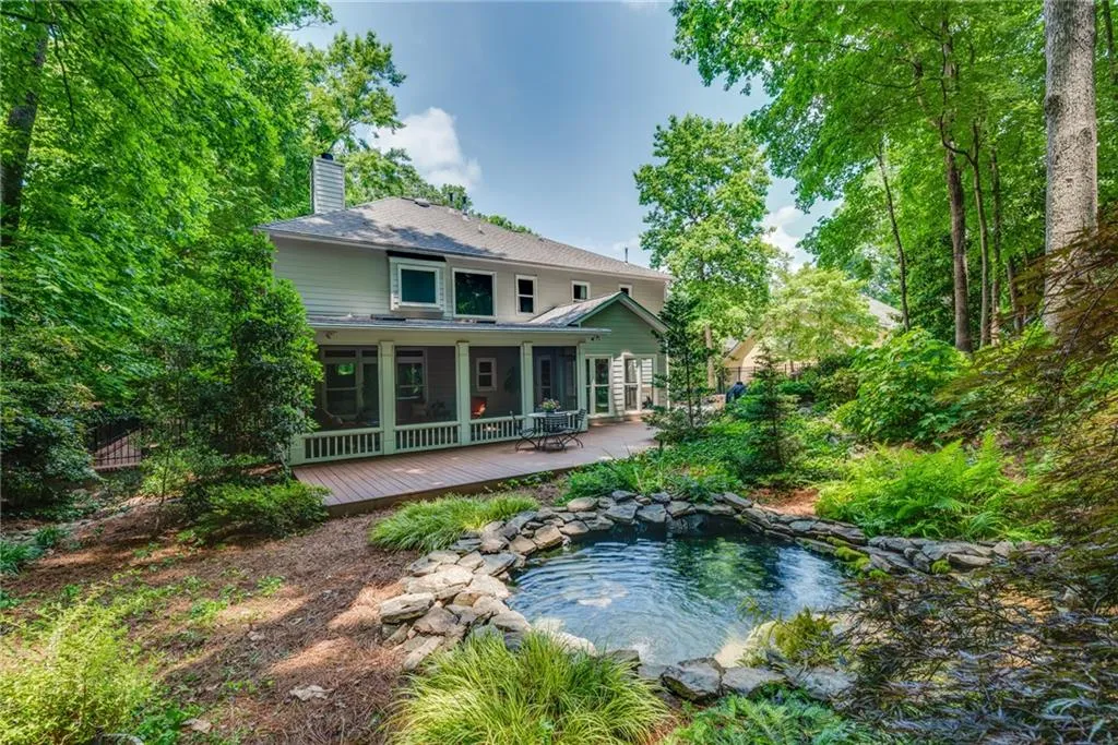5035 Magnolia Bluff Drive, Sandy Springs, Georgia 30350, 4 Bedrooms Bedrooms, ,3 BathroomsBathrooms,Residential,Sold,5035 Magnolia Bluff Drive,6560105
