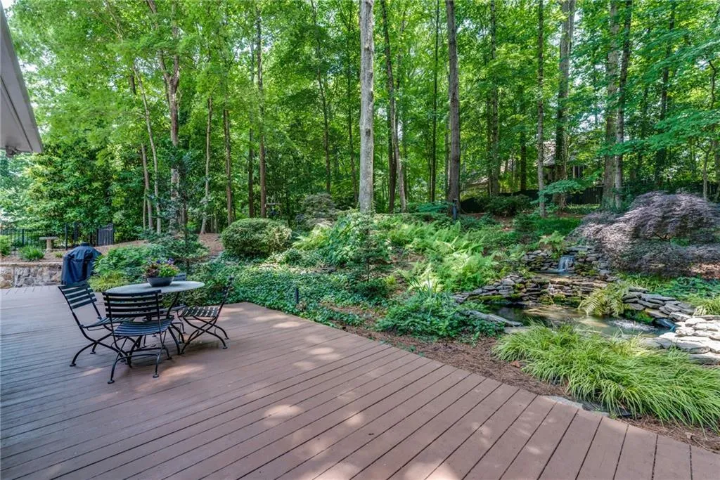 5035 Magnolia Bluff Drive, Sandy Springs, Georgia 30350, 4 Bedrooms Bedrooms, ,3 BathroomsBathrooms,Residential,Sold,5035 Magnolia Bluff Drive,6560105