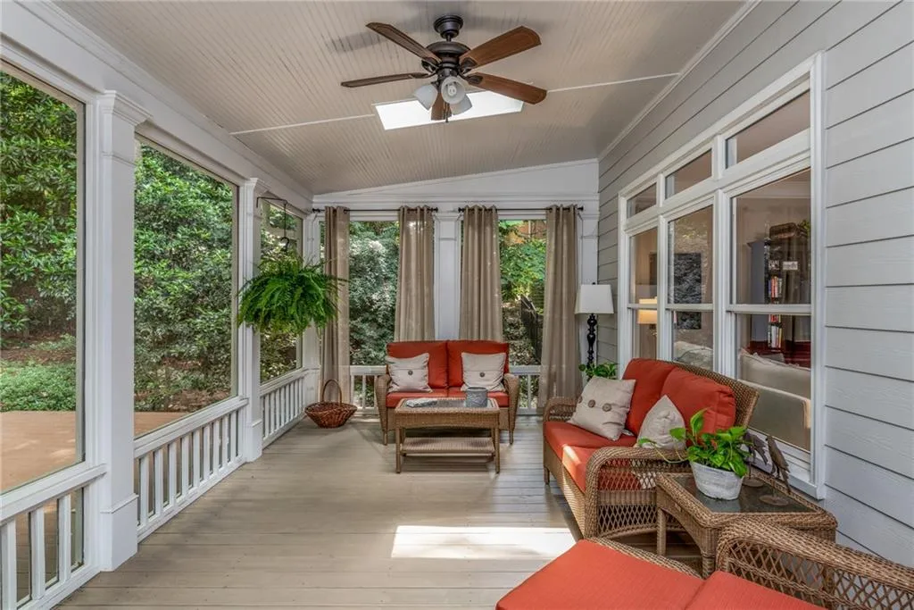 5035 Magnolia Bluff Drive, Sandy Springs, Georgia 30350, 4 Bedrooms Bedrooms, ,3 BathroomsBathrooms,Residential,Sold,5035 Magnolia Bluff Drive,6560105