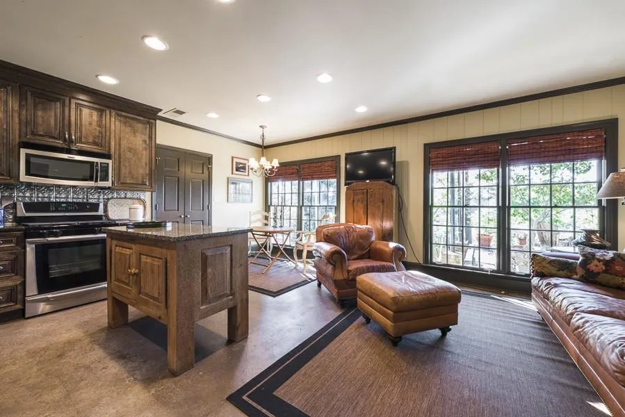 2085 River North Parkway, Sandy Springs, Georgia 30328, 5 Bedrooms Bedrooms, ,4 BathroomsBathrooms,Residential,Sold,2085 River North Parkway,5671250