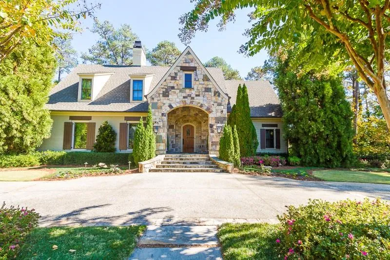 5285 Woodridge Forest Trail, Sandy Springs, Georgia 30327, 4 Bedrooms Bedrooms, ,5 BathroomsBathrooms,Residential,Sold,5285 Woodridge Forest Trail,5778371