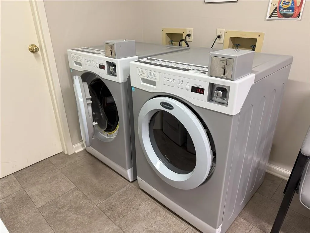 475 Mount Vernon Highway Ne Unit C121, Atlanta, Georgia 30328, 1 Bedroom Bedrooms, ,1 BathroomBathrooms,Residential,For Sale,475 Mount Vernon Highway Ne Unit C121,7644283