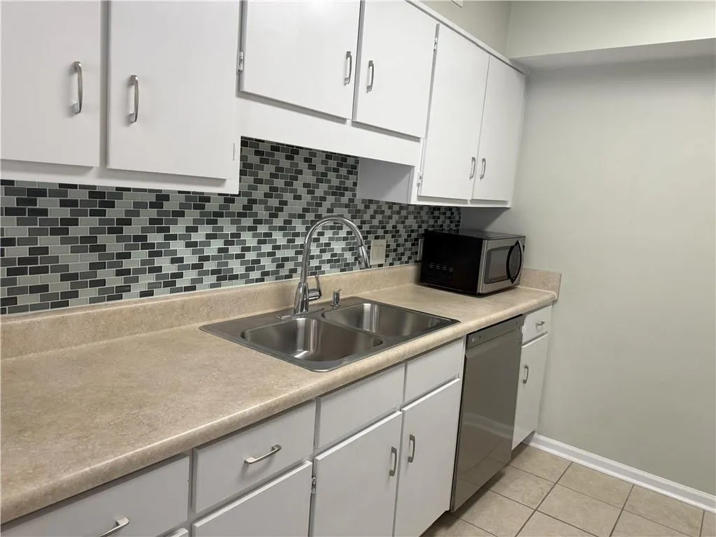 475 Mount Vernon Highway Ne Unit C121, Atlanta, Georgia 30328, 1 Bedroom Bedrooms, ,1 BathroomBathrooms,Residential,For Sale,475 Mount Vernon Highway Ne Unit C121,7644283