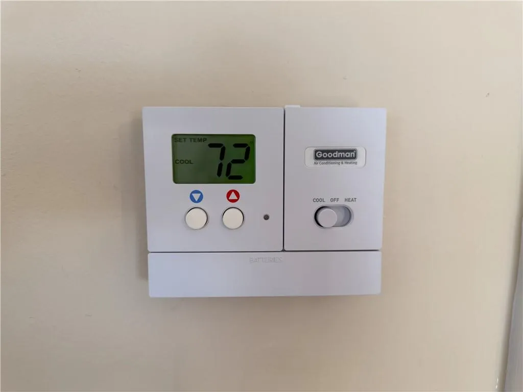 Programmable thermostat