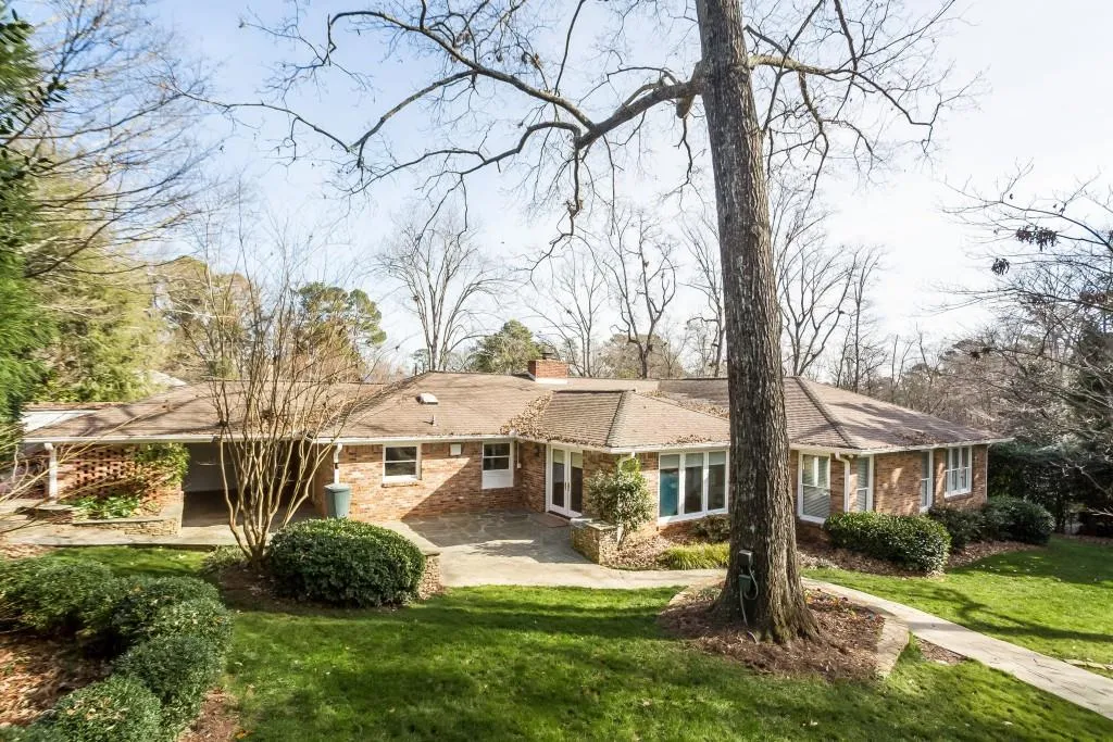 4740 Merlendale Drive, Sandy Springs, Georgia 30327, 4 Bedrooms Bedrooms, ,3 BathroomsBathrooms,Residential,Sold,4740 Merlendale Drive,5947376