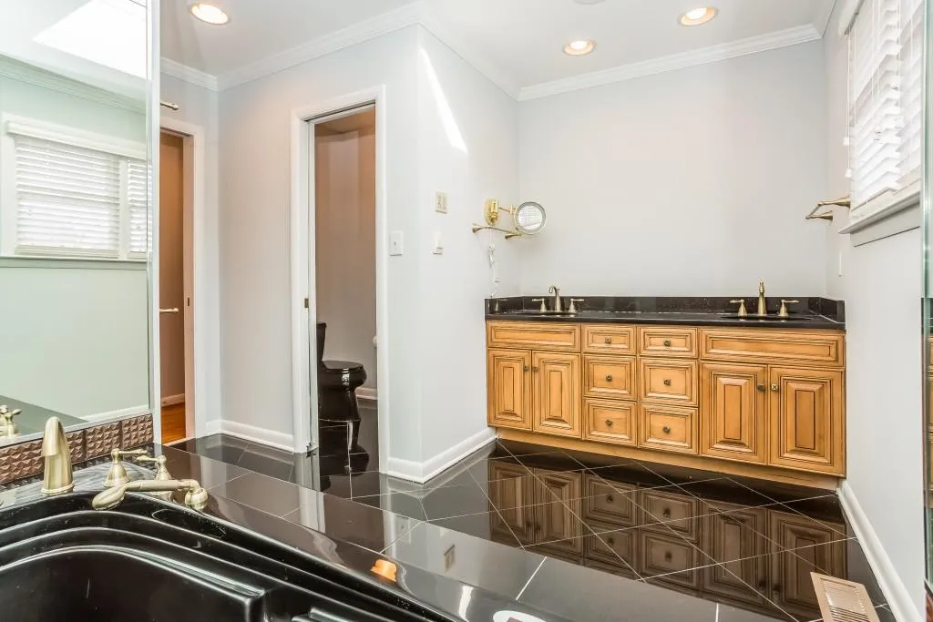 4740 Merlendale Drive, Sandy Springs, Georgia 30327, 4 Bedrooms Bedrooms, ,3 BathroomsBathrooms,Residential,Sold,4740 Merlendale Drive,5947376