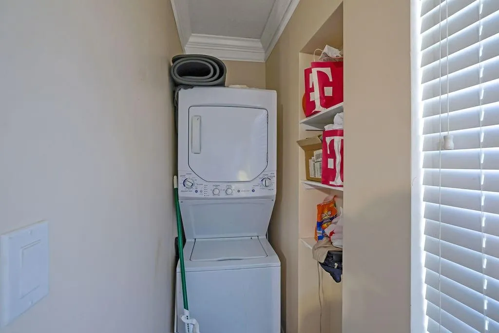 6980 Roswell Road Unit B11, Atlanta, Georgia 30328, 1 Bedroom Bedrooms, ,1 BathroomBathrooms,Residential,For Sale,6980 Roswell Road Unit B11,7752355