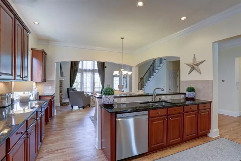 300 Wembley Circle, Sandy Springs, Georgia 30328, 6 Bedrooms Bedrooms, ,5 BathroomsBathrooms,Residential,Sold,300 Wembley Circle,6651452