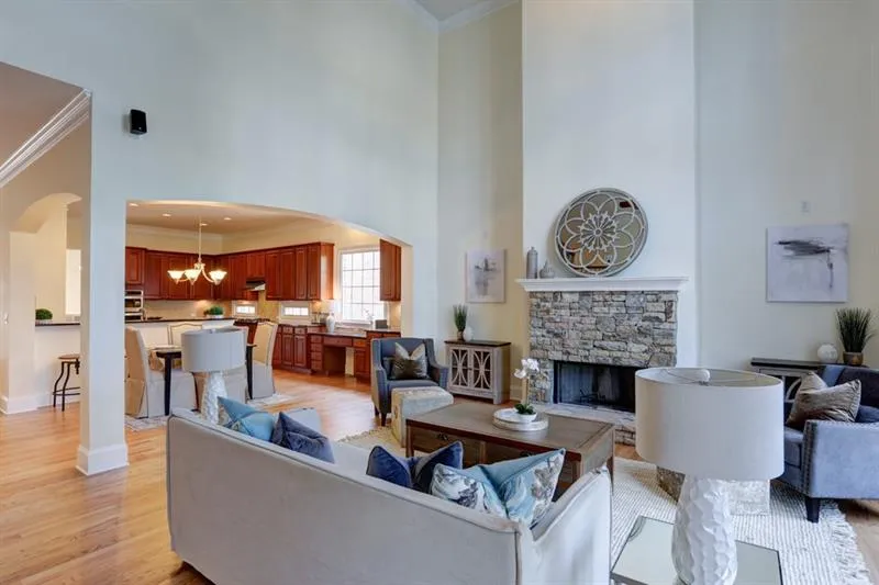 300 Wembley Circle, Sandy Springs, Georgia 30328, 6 Bedrooms Bedrooms, ,5 BathroomsBathrooms,Residential,Sold,300 Wembley Circle,6651452