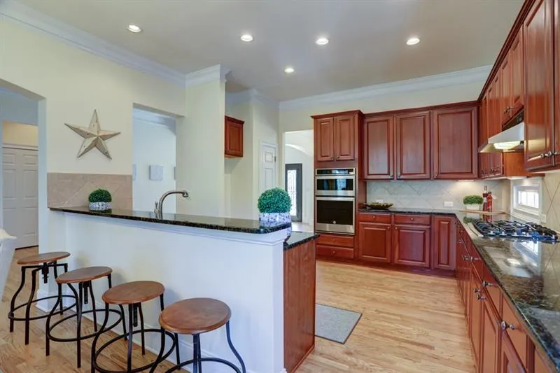300 Wembley Circle, Sandy Springs, Georgia 30328, 6 Bedrooms Bedrooms, ,5 BathroomsBathrooms,Residential,Sold,300 Wembley Circle,6651452