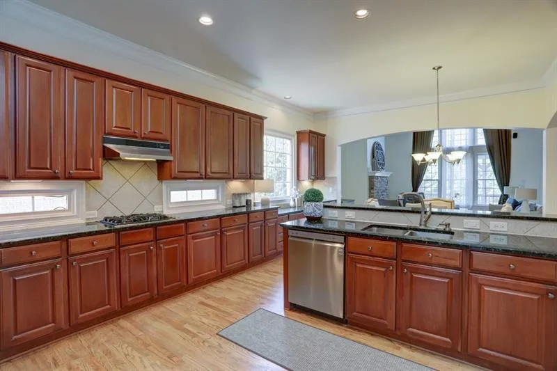 300 Wembley Circle, Sandy Springs, Georgia 30328, 6 Bedrooms Bedrooms, ,5 BathroomsBathrooms,Residential,Sold,300 Wembley Circle,6651452