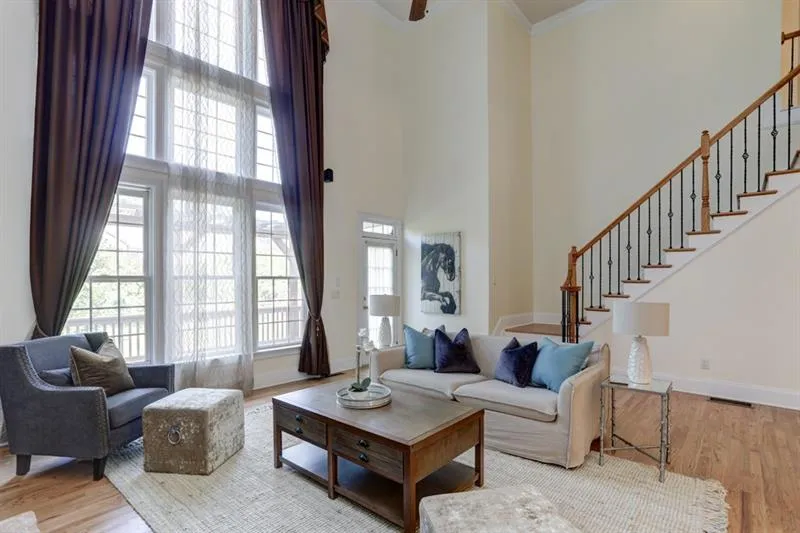300 Wembley Circle, Sandy Springs, Georgia 30328, 6 Bedrooms Bedrooms, ,5 BathroomsBathrooms,Residential,Sold,300 Wembley Circle,6651452