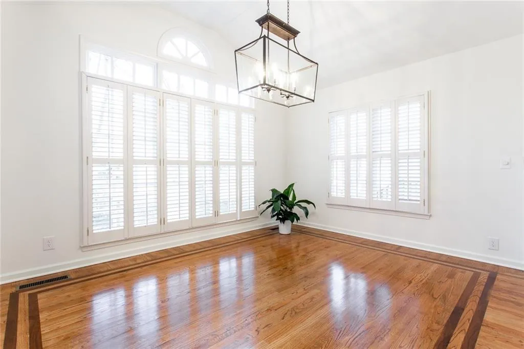 1275 Old Woodbine Road, Atlanta, Georgia 30319, 5 Bedrooms Bedrooms, ,4 BathroomsBathrooms,Residential,Sold,1275 Old Woodbine Road,6980501