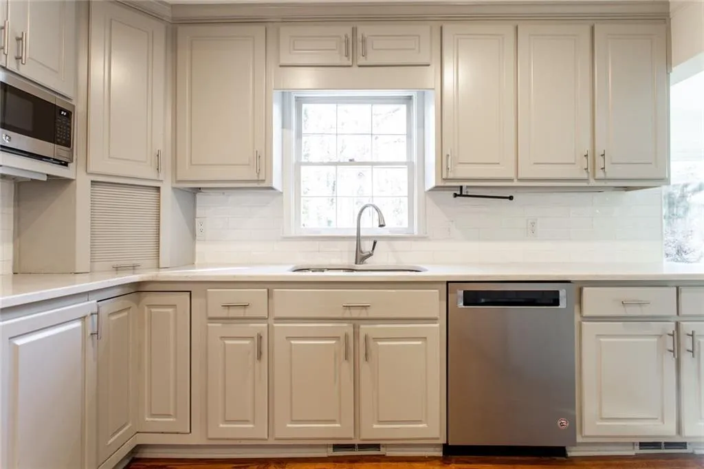 1275 Old Woodbine Road, Atlanta, Georgia 30319, 5 Bedrooms Bedrooms, ,4 BathroomsBathrooms,Residential,Sold,1275 Old Woodbine Road,6980501