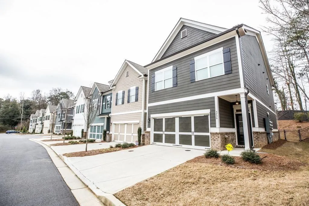 5736 Taylor Way Unit #11, Sandy Springs, Georgia 30342, 3 Bedrooms Bedrooms, ,2 BathroomsBathrooms,Residential,Sold,5736 Taylor Way Unit #11,6910688