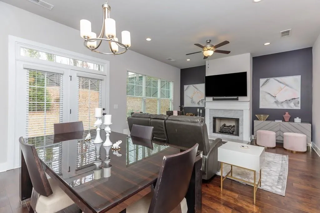 5736 Taylor Way Unit #11, Sandy Springs, Georgia 30342, 3 Bedrooms Bedrooms, ,2 BathroomsBathrooms,Residential,Sold,5736 Taylor Way Unit #11,6910688