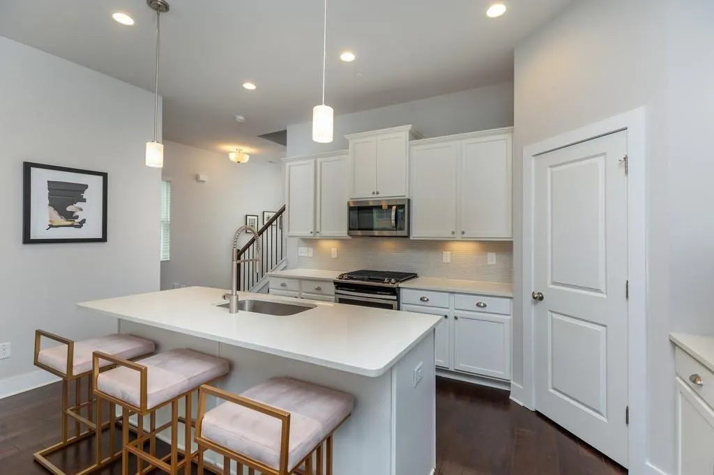 5736 Taylor Way Unit #11, Sandy Springs, Georgia 30342, 3 Bedrooms Bedrooms, ,2 BathroomsBathrooms,Residential,Sold,5736 Taylor Way Unit #11,6910688