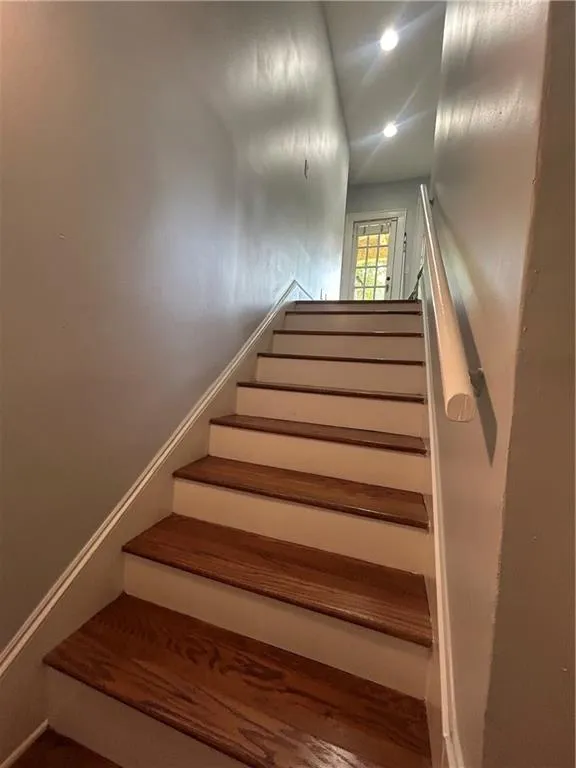Staircase with recessed lighting