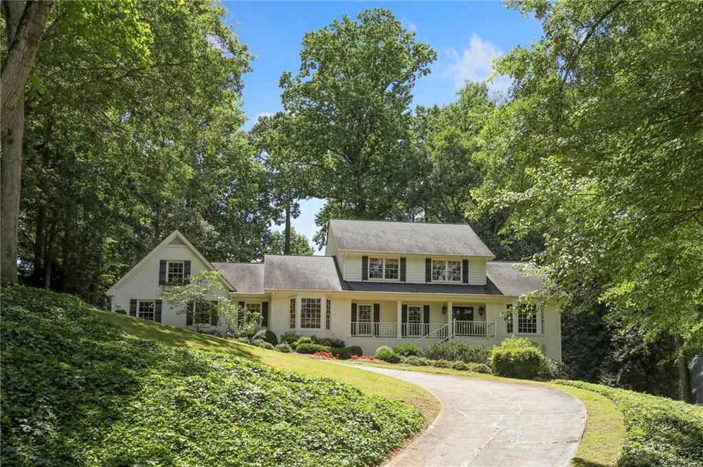 6455 River Chase Circle, Sandy Springs, Georgia 30328, 5 Bedrooms Bedrooms, ,5 BathroomsBathrooms,Residential,Sold,6455 River Chase Circle,6739497