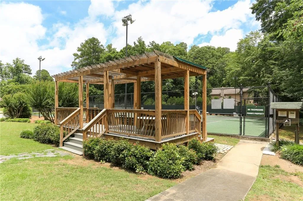 6455 River Chase Circle, Sandy Springs, Georgia 30328, 5 Bedrooms Bedrooms, ,5 BathroomsBathrooms,Residential,Sold,6455 River Chase Circle,6739497