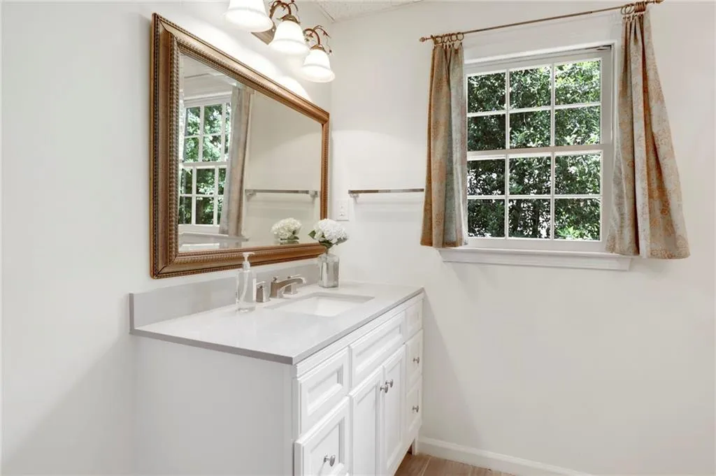 6455 River Chase Circle, Sandy Springs, Georgia 30328, 5 Bedrooms Bedrooms, ,5 BathroomsBathrooms,Residential,Sold,6455 River Chase Circle,6739497