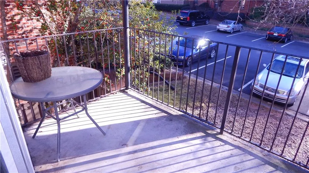 6851 Roswell Road Unit J15, Atlanta, Georgia 30328, 1 Bedroom Bedrooms, ,1 BathroomBathrooms,Residential,Sold,6851 Roswell Road Unit J15,5634861