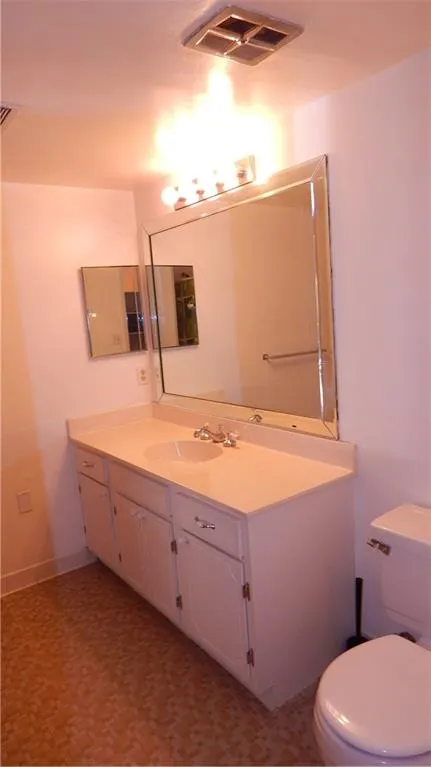 6851 Roswell Road Unit J15, Atlanta, Georgia 30328, 1 Bedroom Bedrooms, ,1 BathroomBathrooms,Residential,Sold,6851 Roswell Road Unit J15,5634861