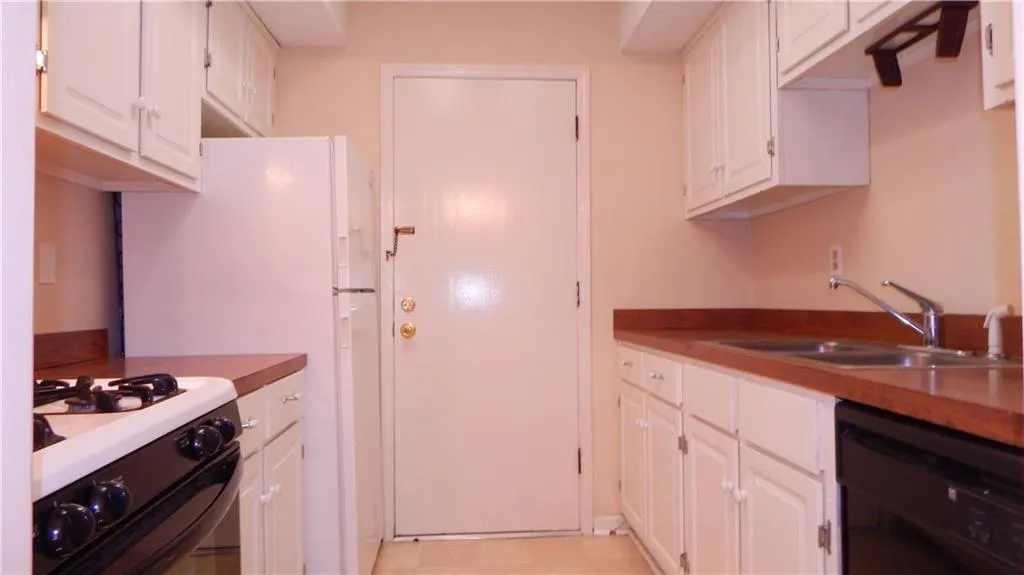 6851 Roswell Road Unit J15, Atlanta, Georgia 30328, 1 Bedroom Bedrooms, ,1 BathroomBathrooms,Residential,Sold,6851 Roswell Road Unit J15,5634861