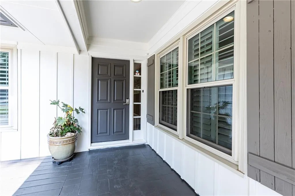 770 E Powderhorn Road, Atlanta, Georgia 30342, 3 Bedrooms Bedrooms, ,2 BathroomsBathrooms,Residential,Sold,770 E Powderhorn Road,7228075