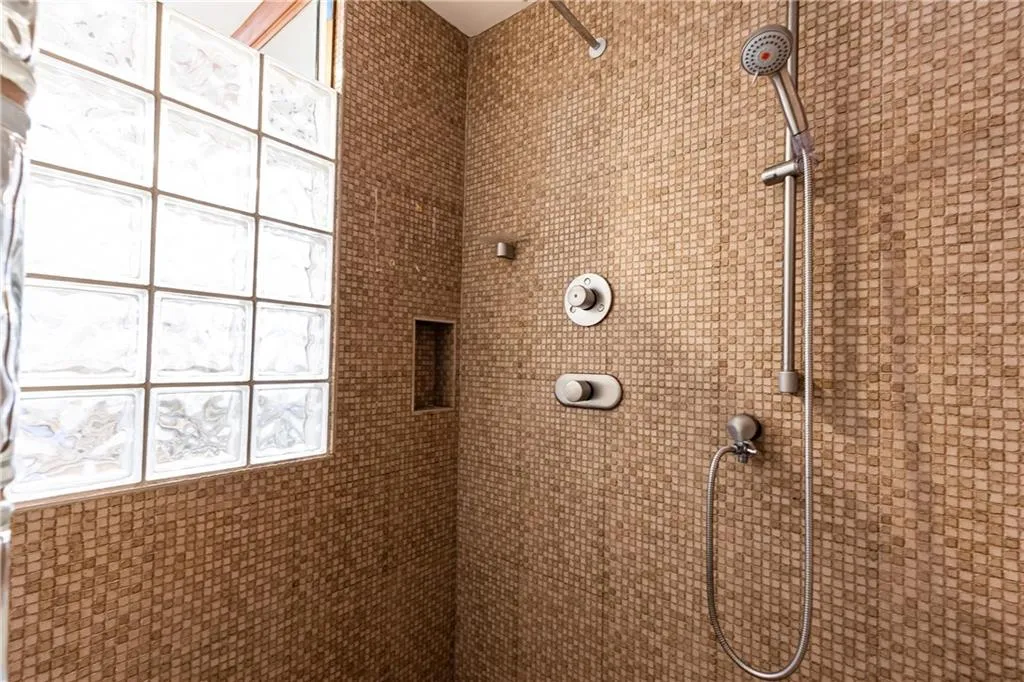 770 E Powderhorn Road, Atlanta, Georgia 30342, 3 Bedrooms Bedrooms, ,2 BathroomsBathrooms,Residential,Sold,770 E Powderhorn Road,7228075