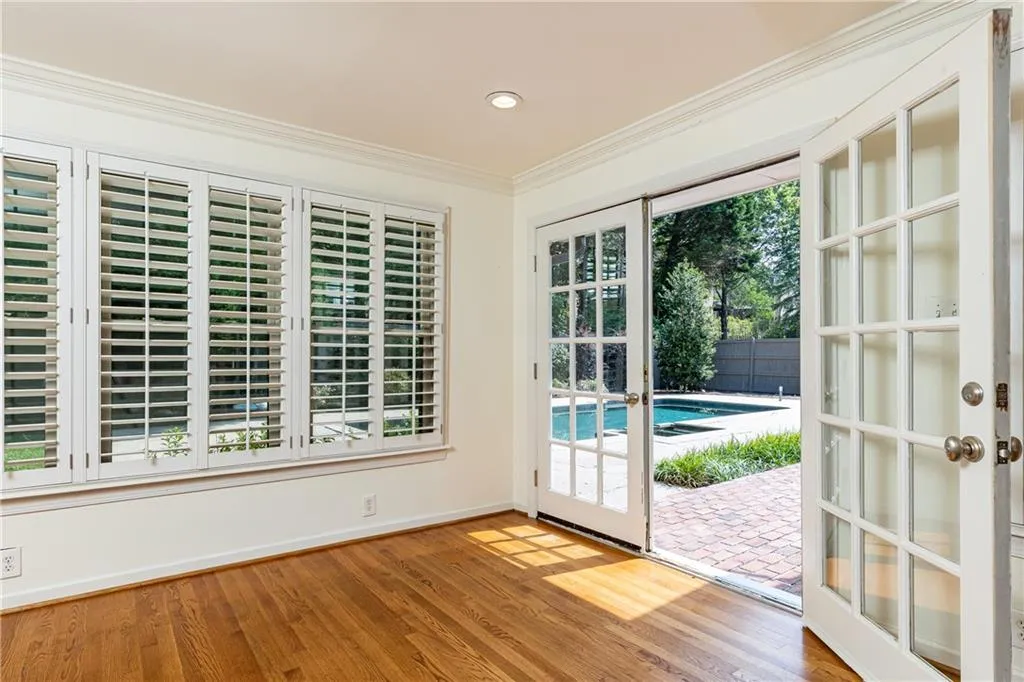 770 E Powderhorn Road, Atlanta, Georgia 30342, 3 Bedrooms Bedrooms, ,2 BathroomsBathrooms,Residential,Sold,770 E Powderhorn Road,7228075