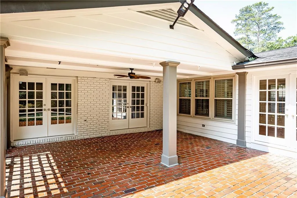 770 E Powderhorn Road, Atlanta, Georgia 30342, 3 Bedrooms Bedrooms, ,2 BathroomsBathrooms,Residential,Sold,770 E Powderhorn Road,7228075