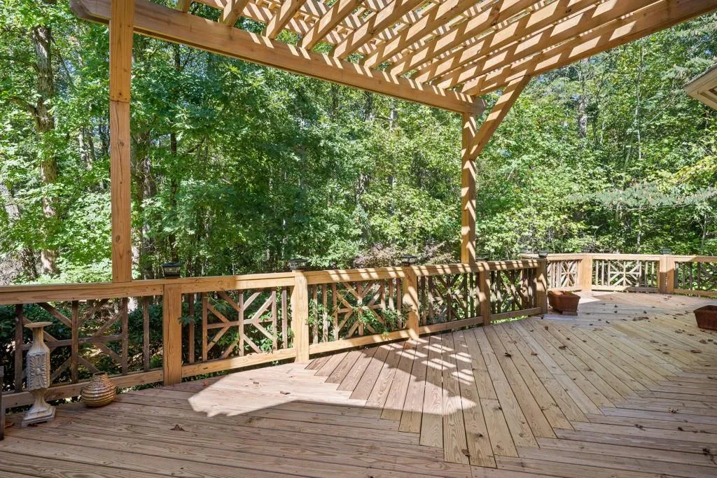 130 Dunwoody Creek Court, Atlanta, Georgia 30350, 6 Bedrooms Bedrooms, ,4 BathroomsBathrooms,Residential,Sold,130 Dunwoody Creek Court,7476007
