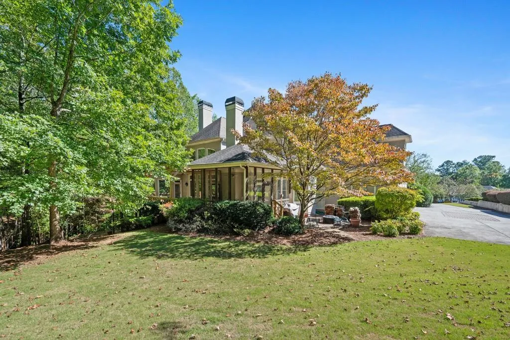 130 Dunwoody Creek Court, Atlanta, Georgia 30350, 6 Bedrooms Bedrooms, ,4 BathroomsBathrooms,Residential,Sold,130 Dunwoody Creek Court,7476007