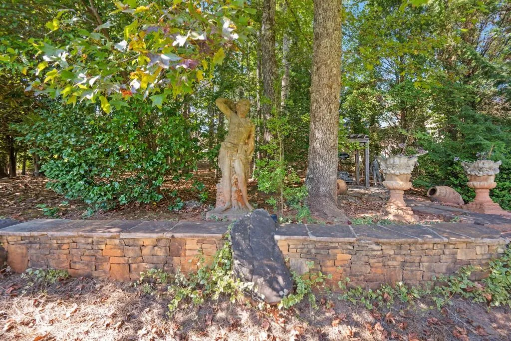 130 Dunwoody Creek Court, Atlanta, Georgia 30350, 6 Bedrooms Bedrooms, ,4 BathroomsBathrooms,Residential,Sold,130 Dunwoody Creek Court,7476007
