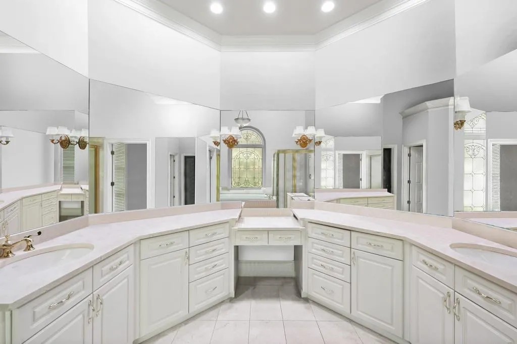 130 Dunwoody Creek Court, Atlanta, Georgia 30350, 6 Bedrooms Bedrooms, ,4 BathroomsBathrooms,Residential,Sold,130 Dunwoody Creek Court,7476007