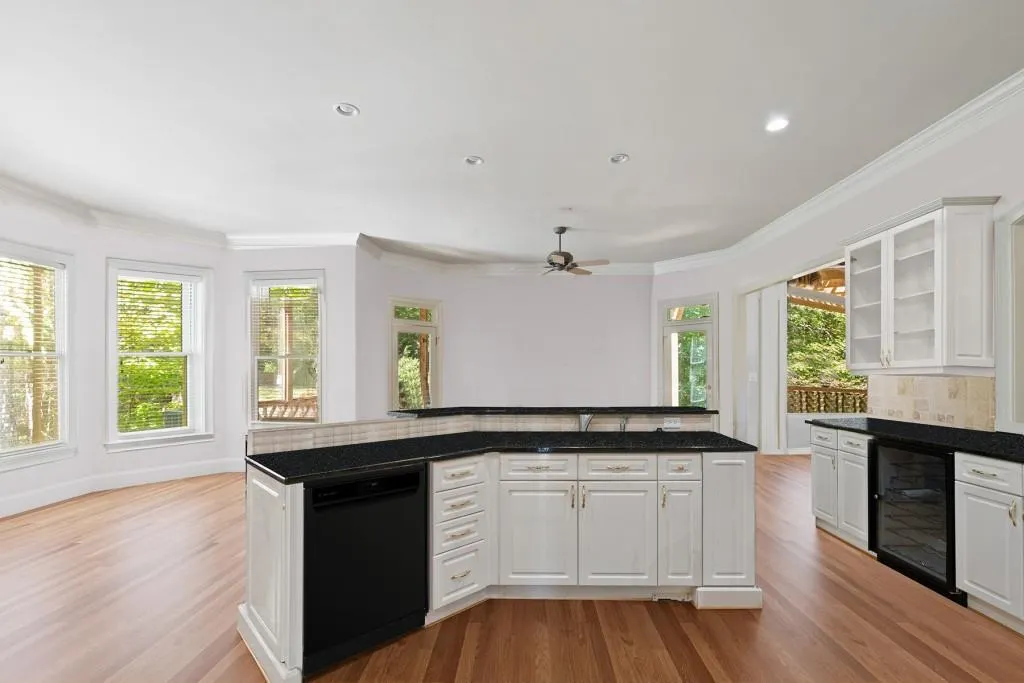 130 Dunwoody Creek Court, Atlanta, Georgia 30350, 6 Bedrooms Bedrooms, ,4 BathroomsBathrooms,Residential,Sold,130 Dunwoody Creek Court,7476007