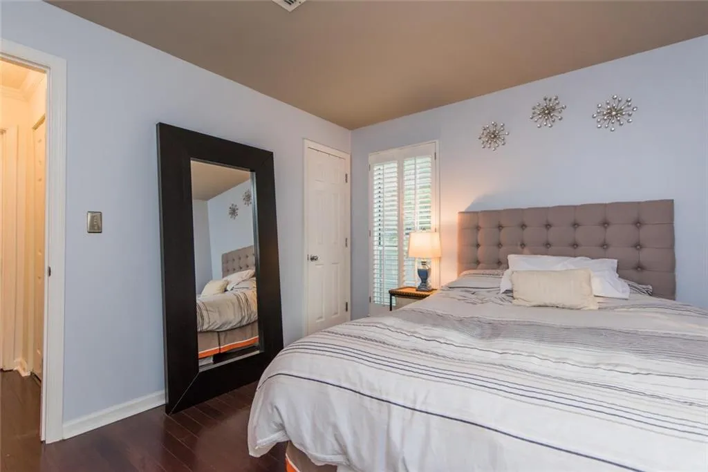 207 Granville Court Unit 207, Atlanta, Georgia 30328, 1 Bedroom Bedrooms, ,1 BathroomBathrooms,Residential,Sold,207 Granville Court Unit 207,6041357