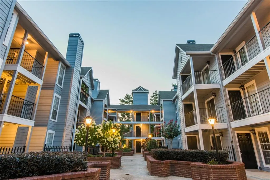 207 Granville Court Unit 207, Atlanta, Georgia 30328, 1 Bedroom Bedrooms, ,1 BathroomBathrooms,Residential,Sold,207 Granville Court Unit 207,6041357