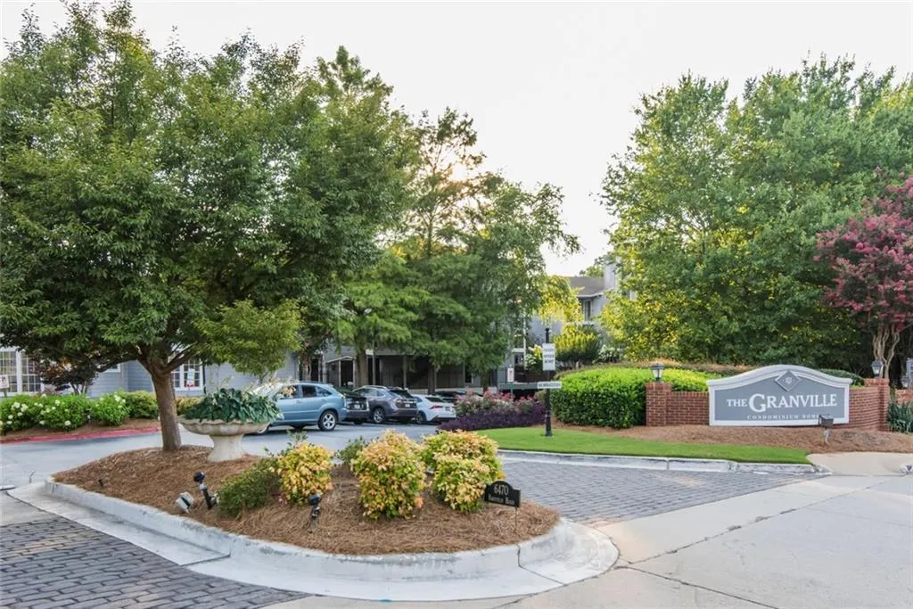 207 Granville Court Unit 207, Atlanta, Georgia 30328, 1 Bedroom Bedrooms, ,1 BathroomBathrooms,Residential,Sold,207 Granville Court Unit 207,6041357