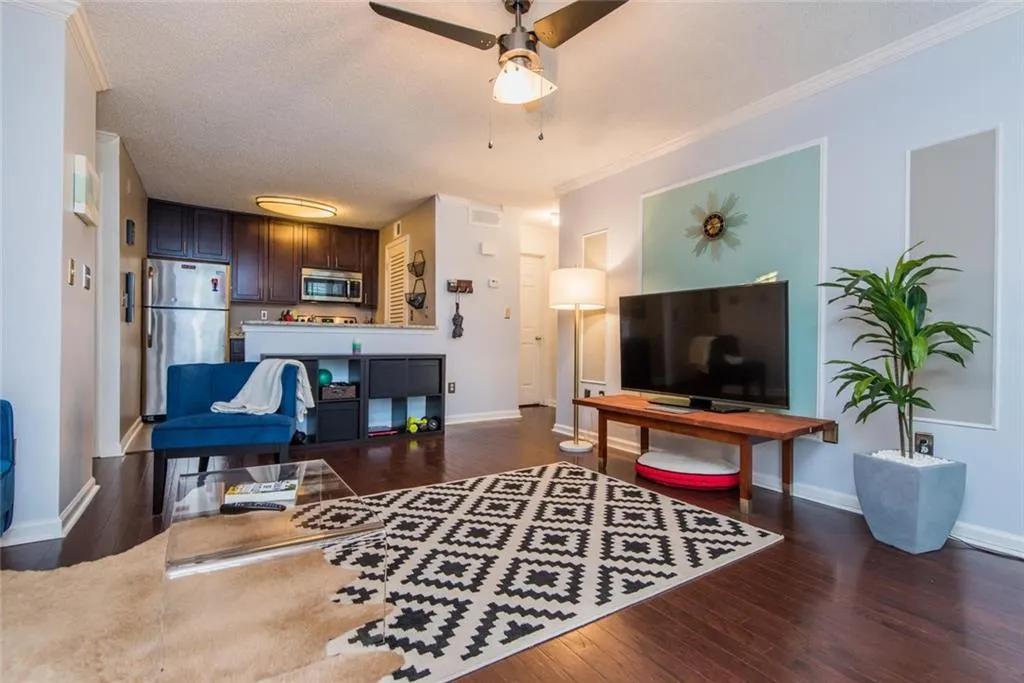 207 Granville Court Unit 207, Atlanta, Georgia 30328, 1 Bedroom Bedrooms, ,1 BathroomBathrooms,Residential,Sold,207 Granville Court Unit 207,6041357