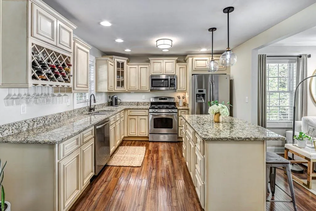 370 Windsor Parkway, Atlanta, Georgia 30342, 3 Bedrooms Bedrooms, ,3 BathroomsBathrooms,Residential,Sold,370 Windsor Parkway,6815812