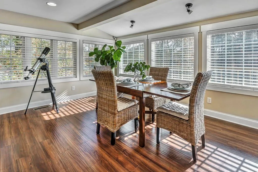 370 Windsor Parkway, Atlanta, Georgia 30342, 3 Bedrooms Bedrooms, ,3 BathroomsBathrooms,Residential,Sold,370 Windsor Parkway,6815812