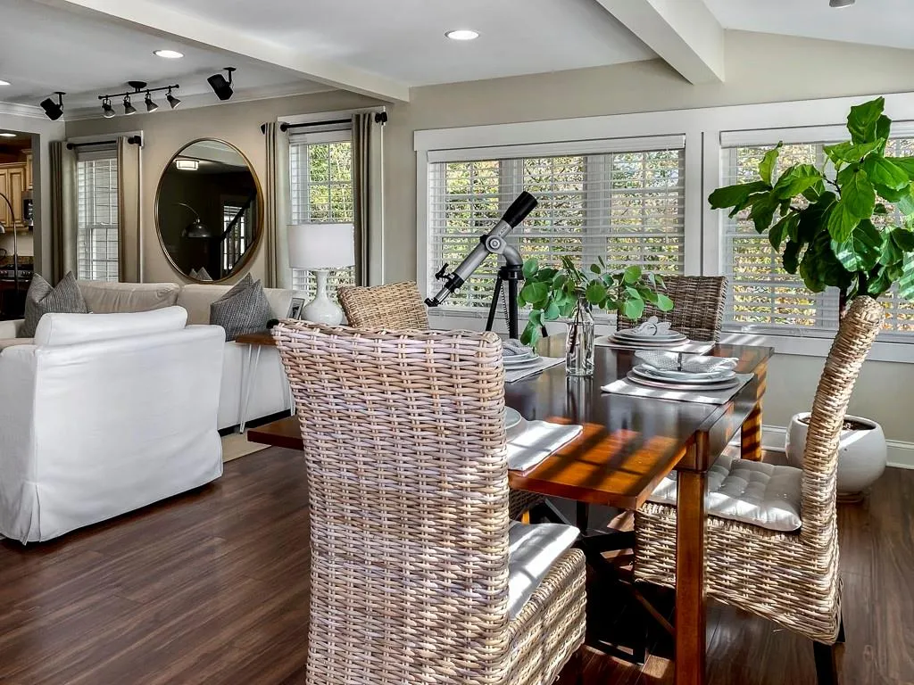370 Windsor Parkway, Atlanta, Georgia 30342, 3 Bedrooms Bedrooms, ,3 BathroomsBathrooms,Residential,Sold,370 Windsor Parkway,6815812
