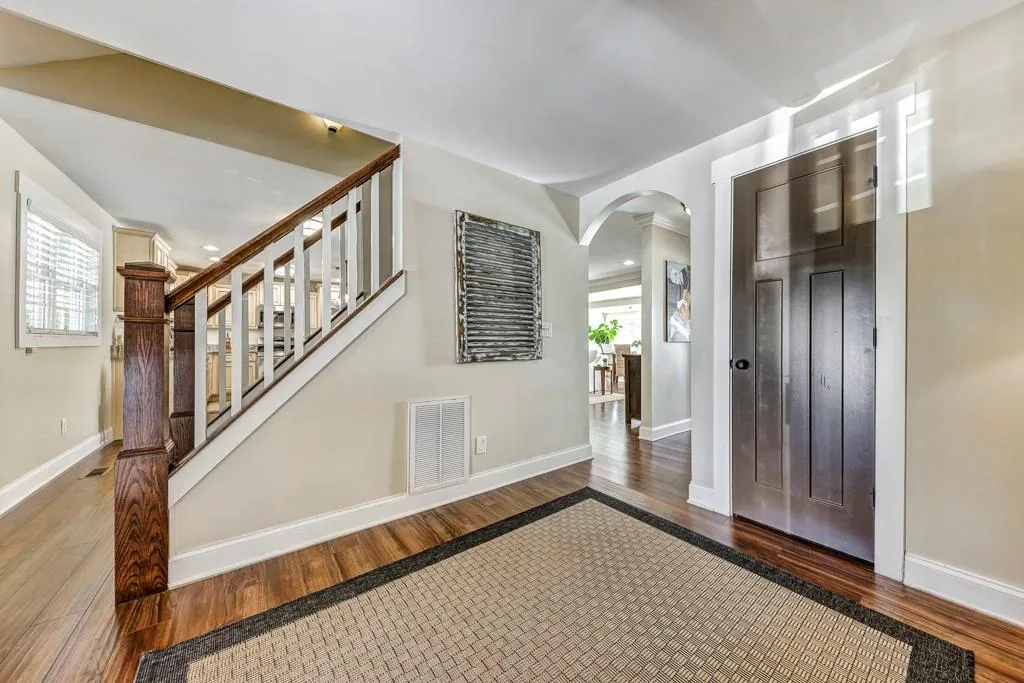 370 Windsor Parkway, Atlanta, Georgia 30342, 3 Bedrooms Bedrooms, ,3 BathroomsBathrooms,Residential,Sold,370 Windsor Parkway,6815812