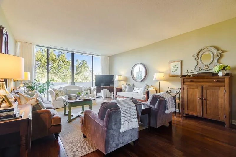 2575 Peachtree Road Ne Unit 11d, Atlanta, Georgia 30305, 1 Bedroom Bedrooms, ,1 BathroomBathrooms,Residential,Sold,2575 Peachtree Road Ne Unit 11d,5763407